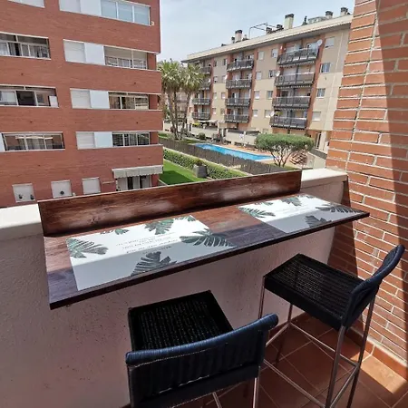 Apartamento+parking +piscina A 250mts Playa Fenals Льорет-де-Мар