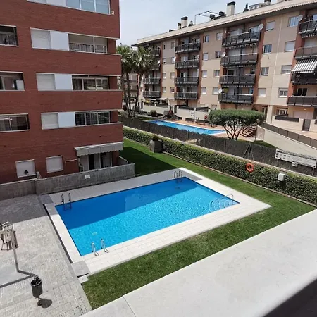 Apartamento+parking +piscina A 250mts Playa Fenals Apartment Lloret de Mar