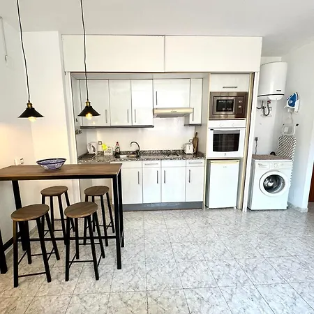 Apartamento+parking +piscina A 250mts Playa Fenals Apartment